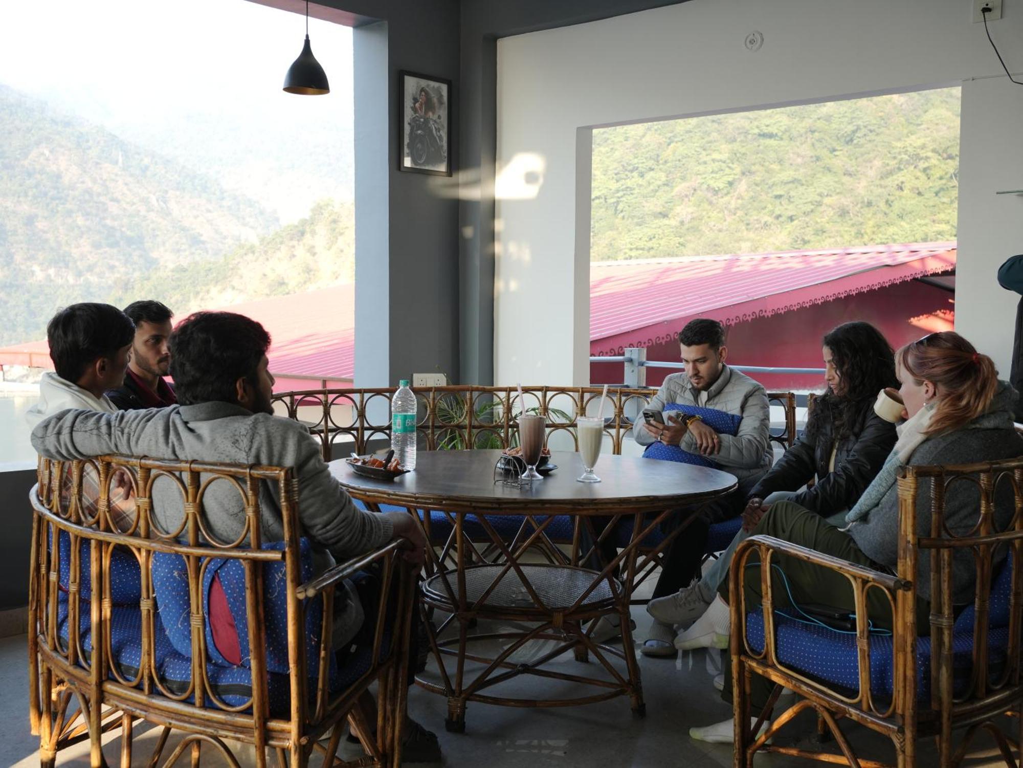 Skyard Rishikesh, Laxman Jhula Hostel Εξωτερικό φωτογραφία