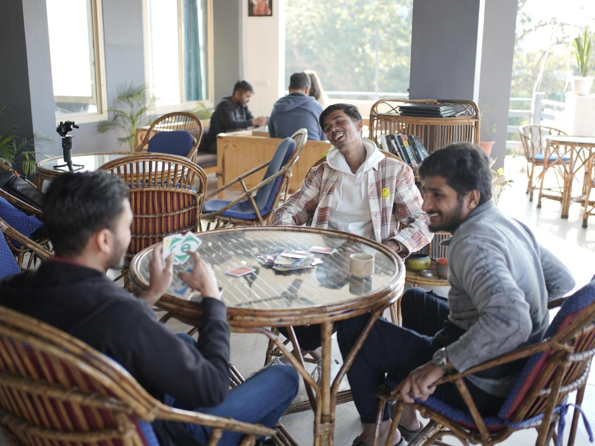 Skyard Rishikesh, Laxman Jhula Hostel Εξωτερικό φωτογραφία